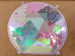 キラキラ輝くオリジナルうちわが完成しました！【ミライワーク横川センター】